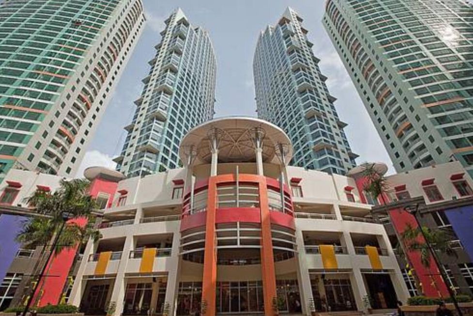 Eastwood Park Hotel and Residential Suites - view from the bottom centered